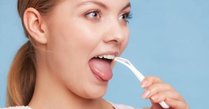 Cómo limpiar la lengua - Clínica Dental Bapident